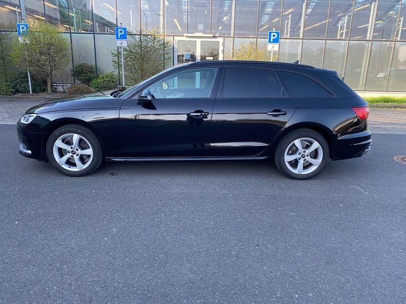 Gebraucht Audi A4 Advanced 163 PS (119 kW) 2022 Schwarz Kombi