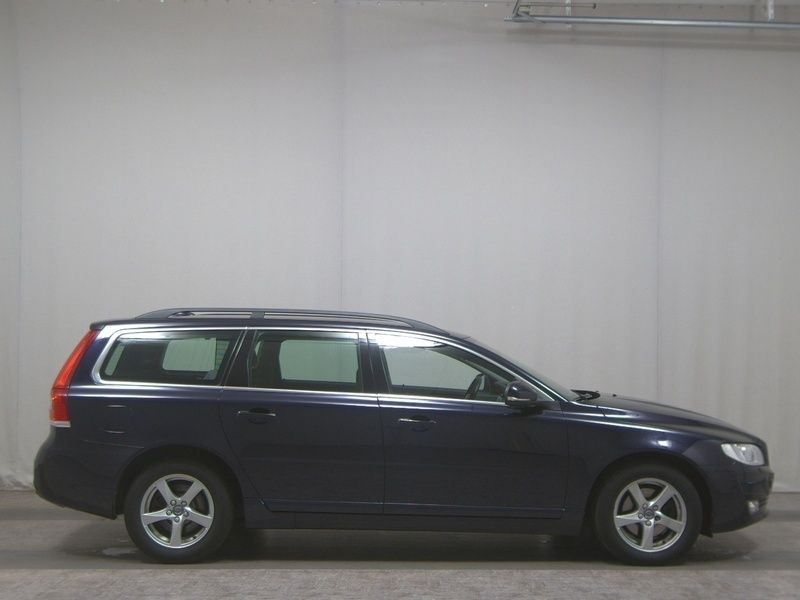 Blau Gebraucht 2016 Volvo V70 Kinetic Kombi | 9.790 € (Guter Preis) - Bild 1/4