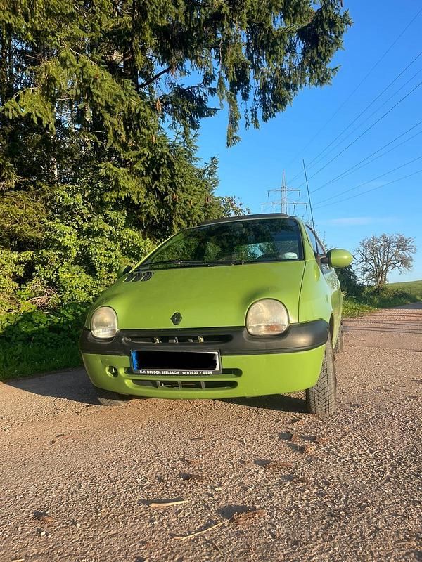Grün Gebraucht 2003 Renault Twingo Kleinwagen | 425 € - Bild 1/4