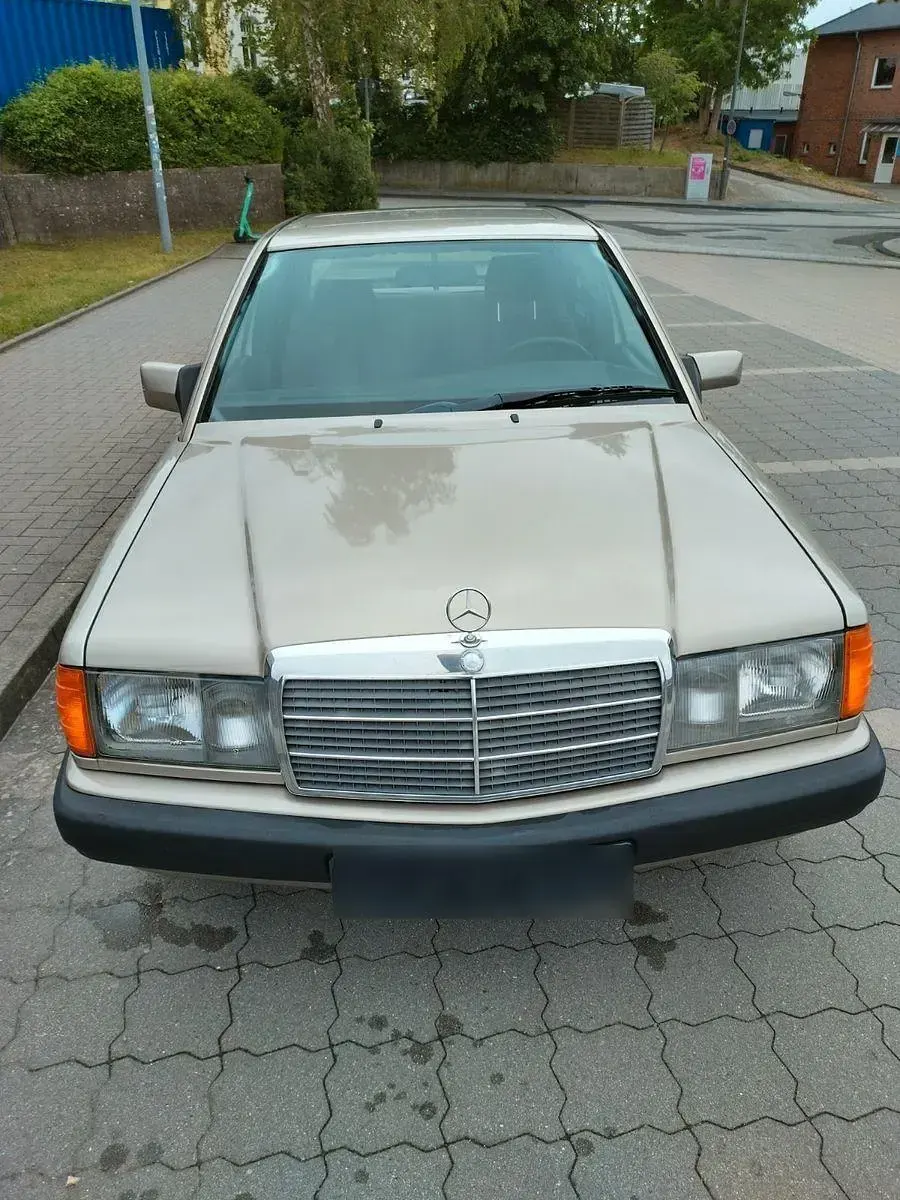 Gebraucht Mercedes 190 122 PS (89 kW) 1993 Limousine