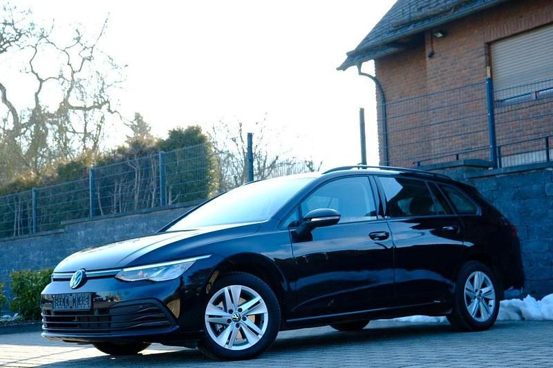 Schwarz Gebraucht 2023 VW Golf VIII Life Kombi | 20.760 € (Guter Preis) - Bild 1/4