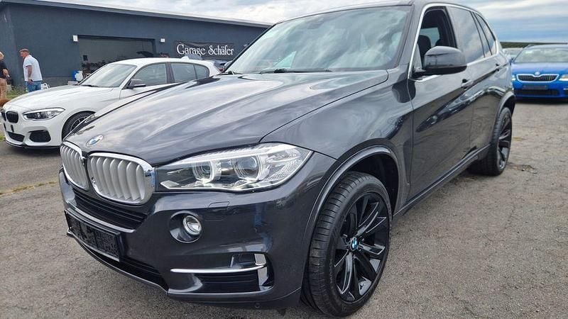Grau Gebraucht 2017 BMW X5 Sport Line SUV | 26.999 € (Superpreis) - Bild 1/4