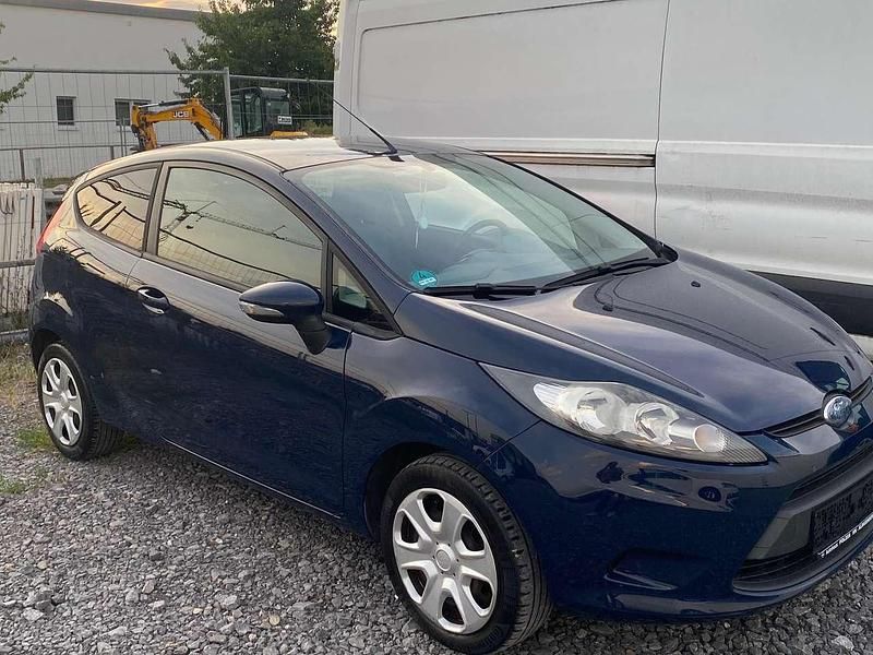 Blau Gebraucht 2009 Ford Fiesta Ambiente Kleinwagen | 1.699 € (Fairer Preis) - Bild 1/4