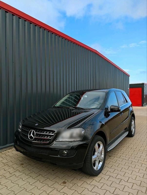 Schwarz Gebraucht 2008 Mercedes ML280 Sport Edition SUV | 11.900 € (Guter Preis) - Bild 1/4