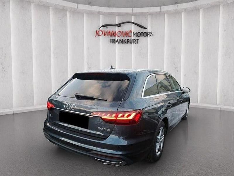 Gebraucht Audi A4 Basis 136 PS (100 kW) 2021 Grau Kombi