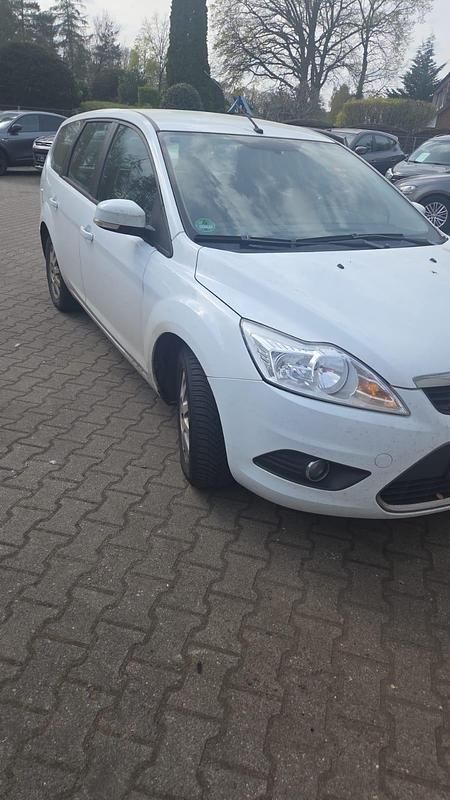 Usata Ford Focus 109 CV (80 kW) 2011 Bianco Station wagon