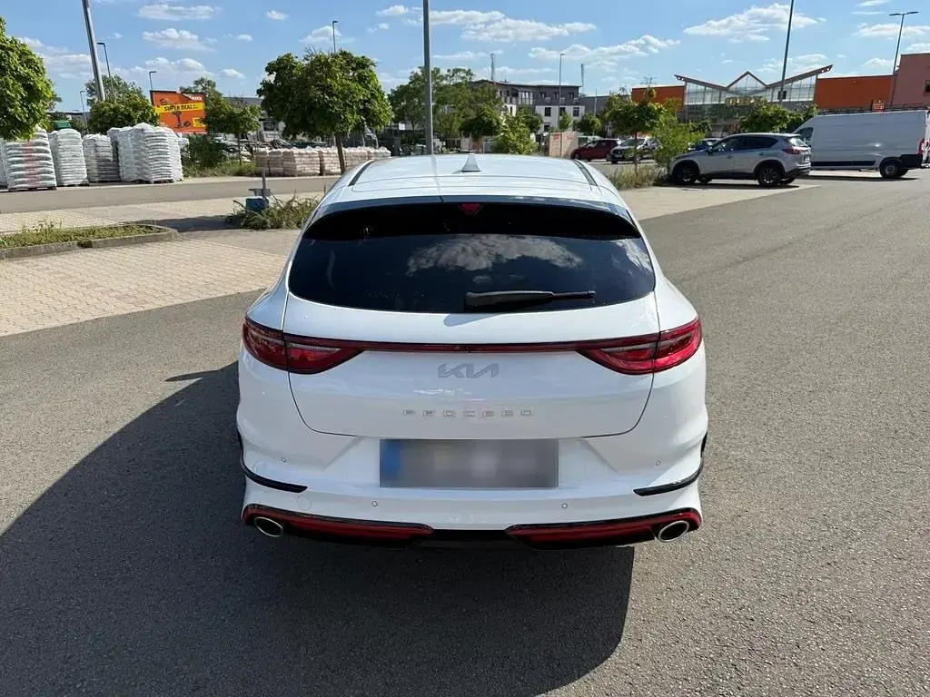 Gebraucht Kia ProCeed GT 204 PS (150 kW) 2024 Weiß Kombi