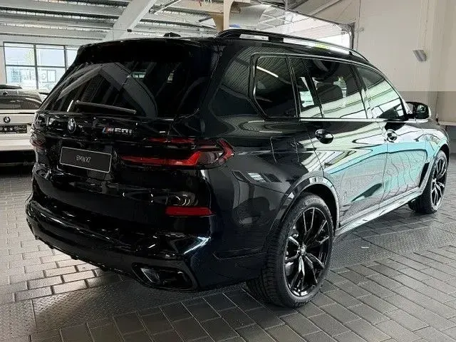 Gebraucht BMW X7 M Sport 530 PS (389 kW) 2026 Schwarz SUV