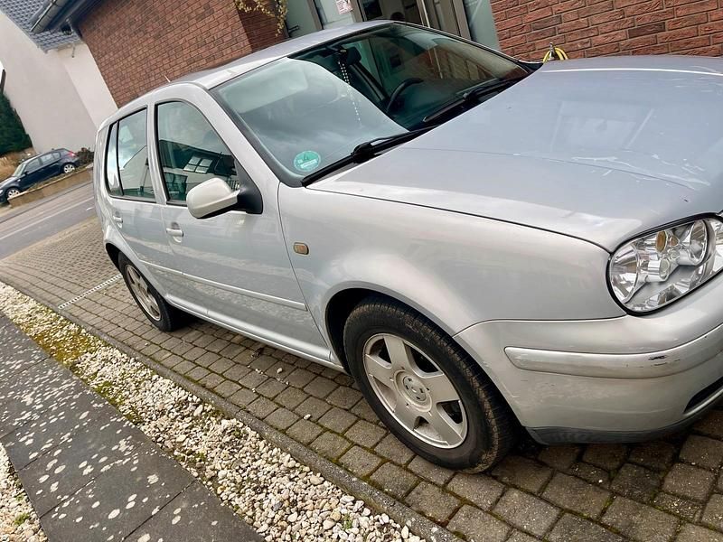 Gebraucht VW Golf IV 125 PS (91 kW) 1998 Silber Kleinwagen