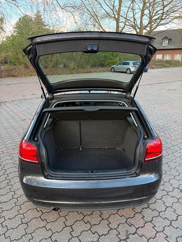 Gebraucht Audi A3 Basis 140 PS (102 kW) 2010 Grau Kleinwagen