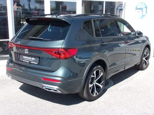 Dark camouflage green metallic Gebraucht 2024 Seat Tarraco FR SUV | 38.959 € - Bild 1/4