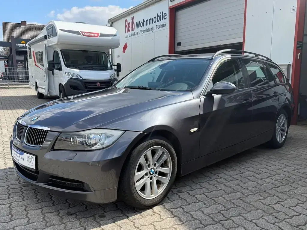 Gebraucht BMW 325 Advantage 218 PS (160 kW) 2006 Grau Kombi