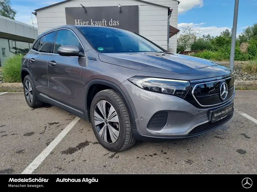 Gebraucht Mercedes EQA250+ Electric Art 150 kW (204 PS) 2022 Mountaingrau SUV