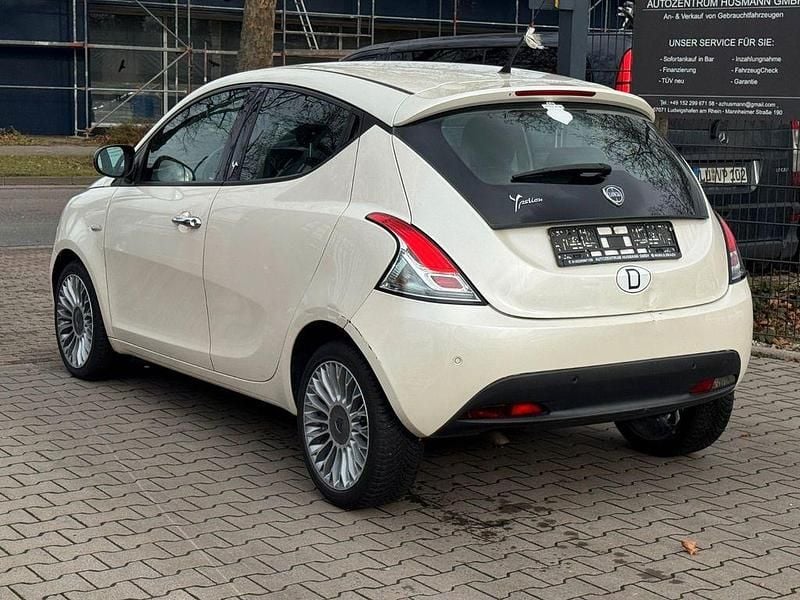 Gebraucht Lancia Ypsilon S 86 PS (63 kW) 2011 Weiß Kleinwagen