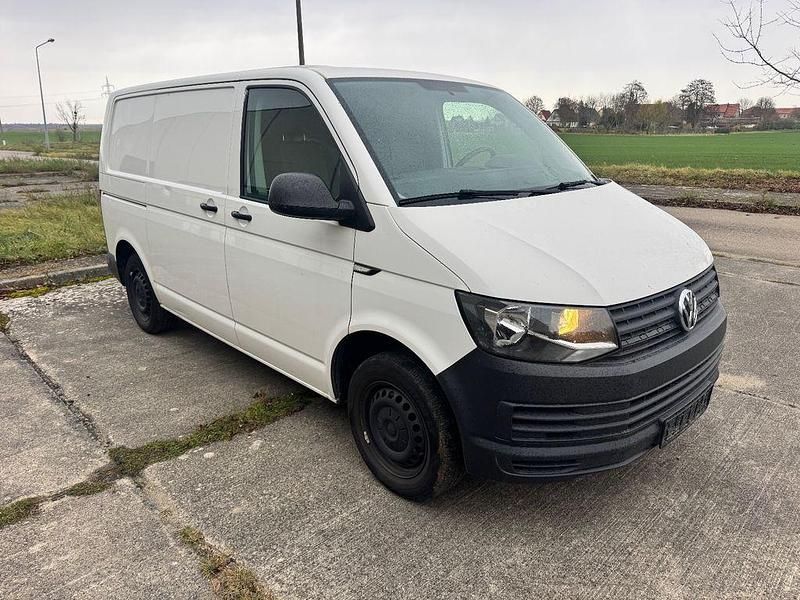 Weiß Gebraucht 2019 VW Transporter Van | 8.300 € - Bild 1/4