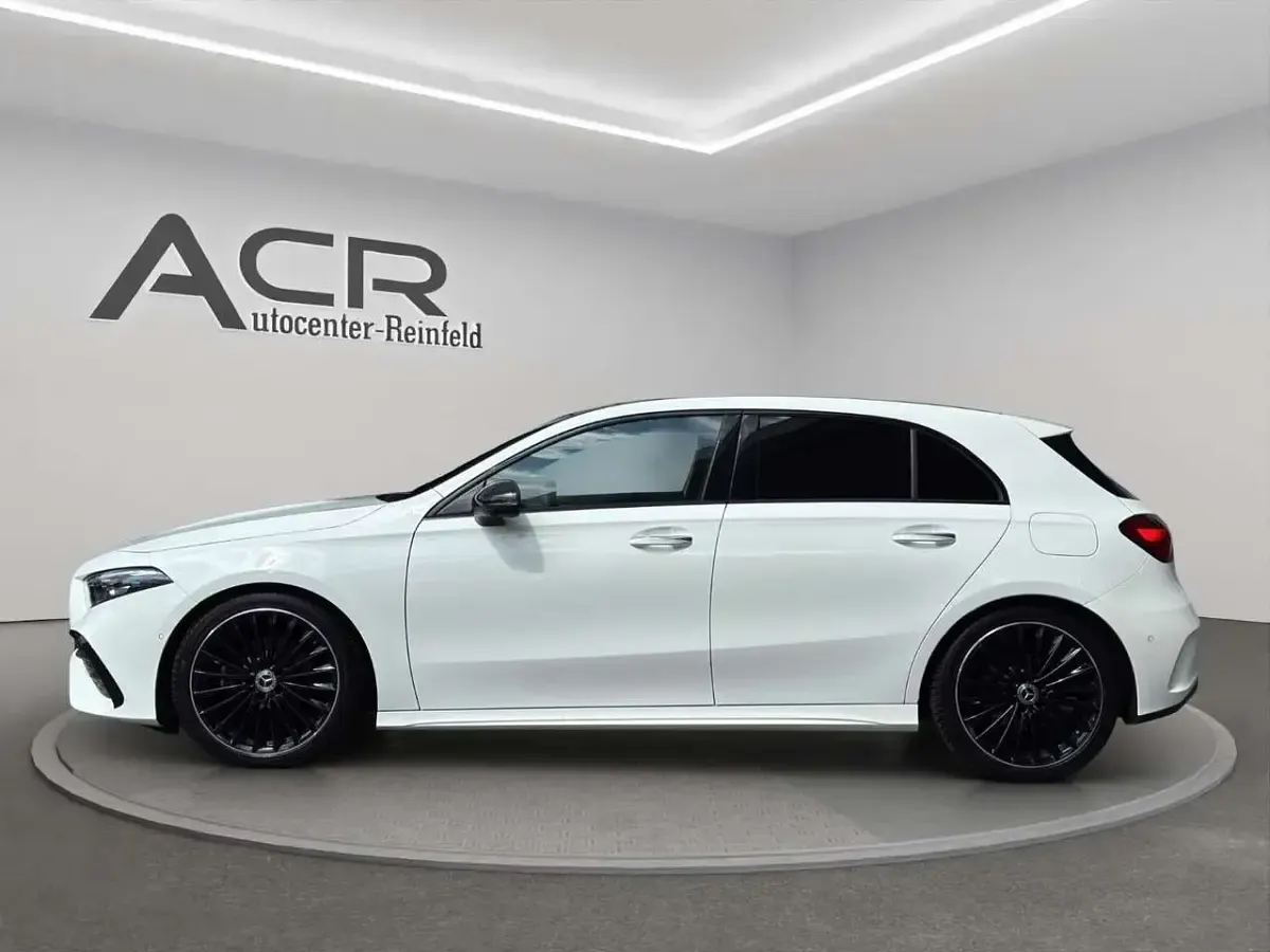 Gebraucht Mercedes A200 AMG line 163 PS (119 kW) 2025 Polarweiss  unilack Kleinwagen