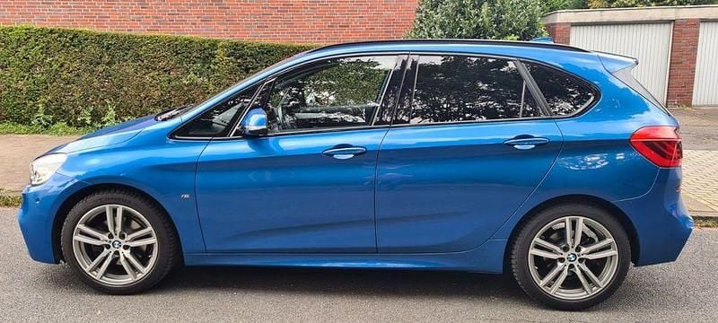 Blau Gebraucht 2017 BMW 220 Performance Kombi | 14.400 € (Guter Preis) - Bild 1/4