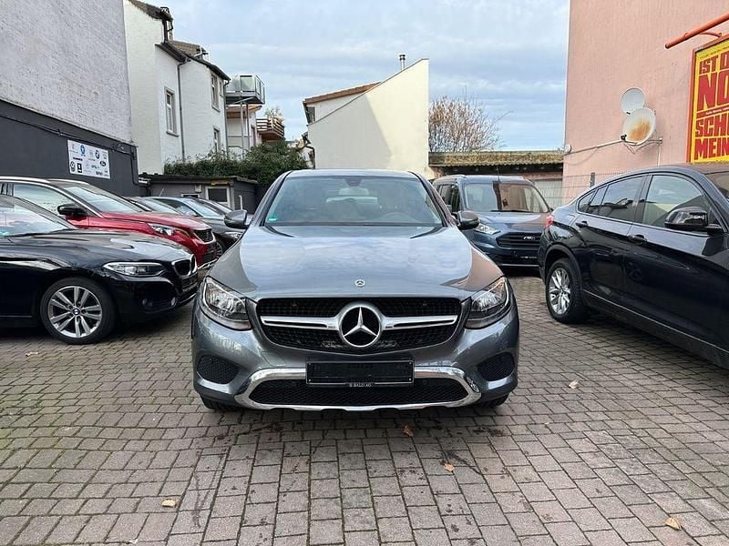 Gebraucht Mercedes GLC250 211 PS (155 kW) 2017 Selenitgrau (metallic) Coupé