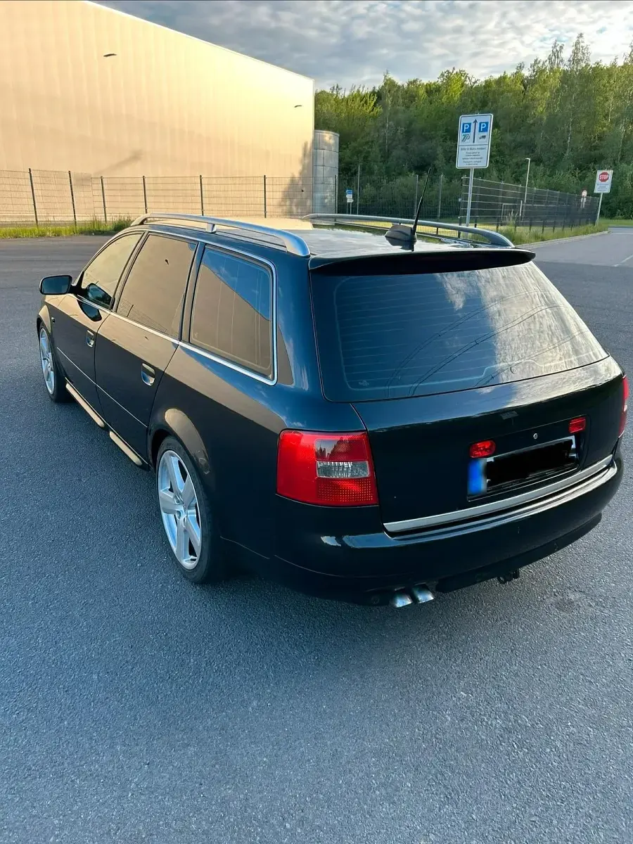 Gebraucht Audi A6 131 PS (96 kW) 2003 Schwarz Kombi