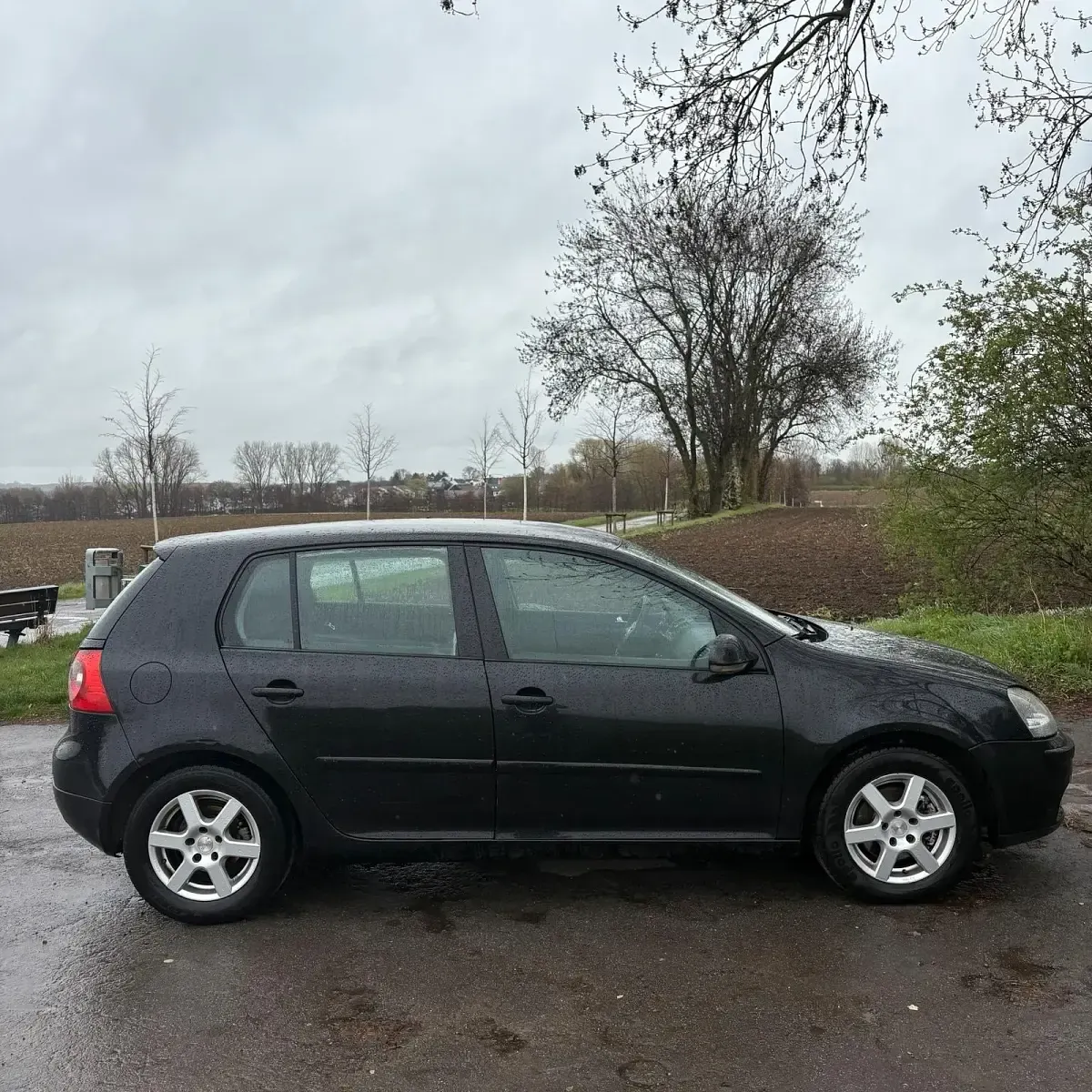 Gebraucht VW Golf V 105 PS (77 kW) 2004 Schwarz Kleinwagen