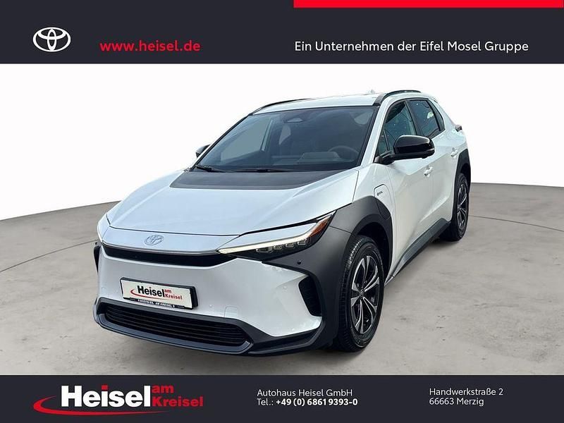 Weiß Neu 2025 Toyota bZ4X SUV | 39.960 € (Fairer Preis) - Bild 1/4