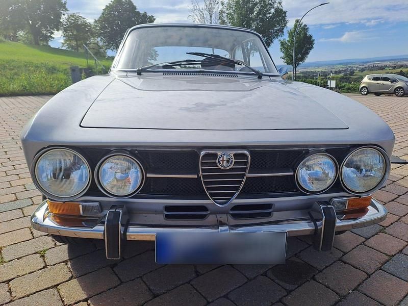 Gebraucht Alfa Romeo 1750 115 PS (84 kW) 1971 Silber Limousine