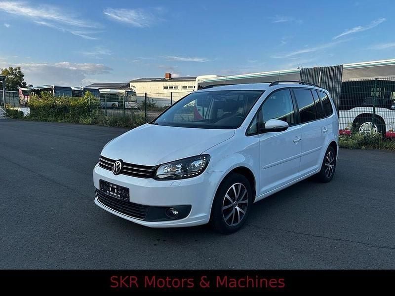 Weiß Gebraucht 2013 VW Touran Comfortline Van / Kleinbus | 8.650 € (Guter Preis) - Bild 1/4