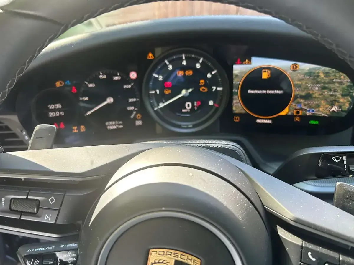 Gebraucht Porsche 992 386 PS (283 kW) 2024 Schwarz Cabrio