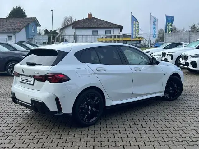 Gebraucht BMW 120 M Sport 163 PS (119 kW) 2025 Weiss Kleinwagen