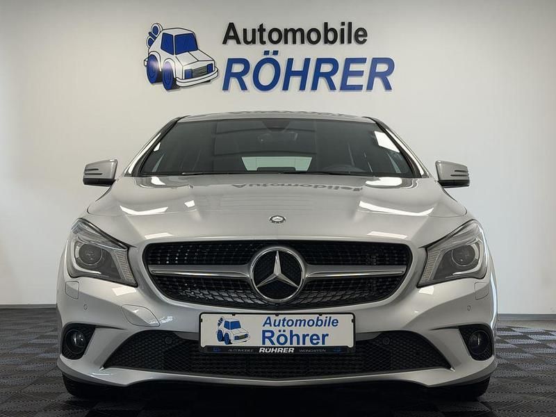 Gebraucht Mercedes CLA200 Urban 136 PS (100 kW) 2015 Silber 761 (polarsilber  metalliclack) (metallic) Coupé