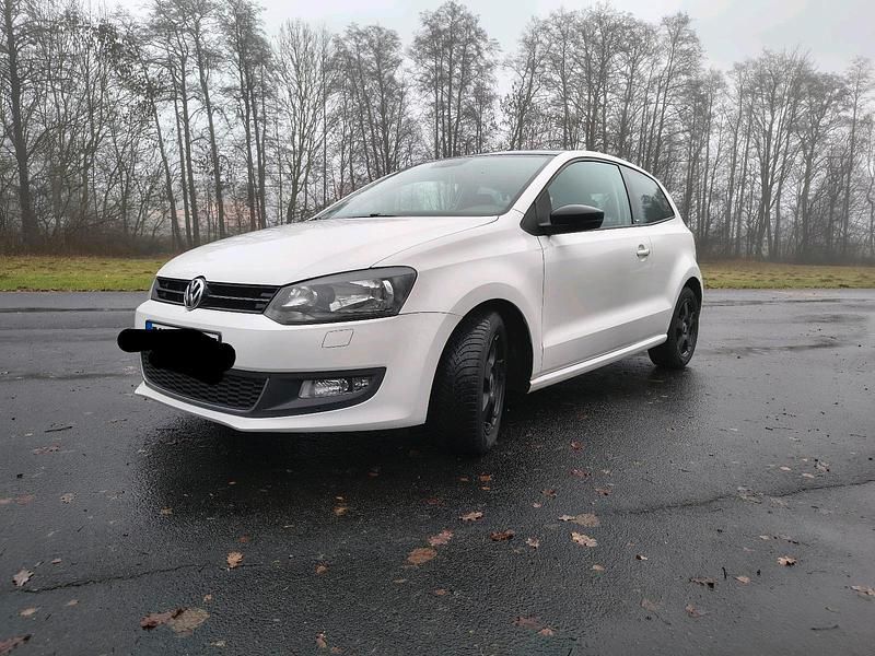 Weiß Gebraucht 2011 VW Polo Style Kleinwagen | 3.100 € (Guter Preis) - Bild 1/4