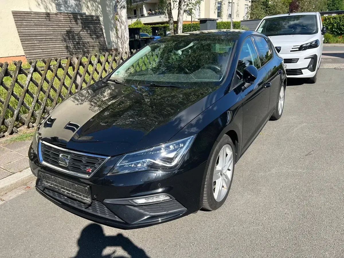 Używany Seat Leon FR 190 KM (139 kW) 2018 Czarny Hatchback