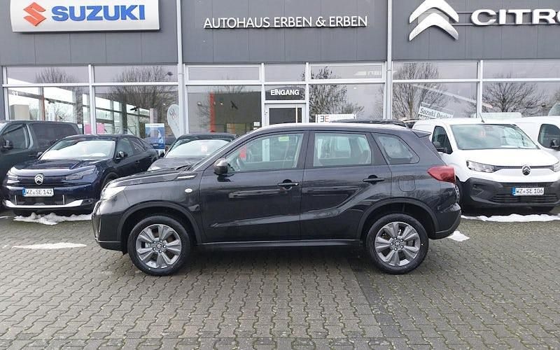 Neu Suzuki Vitara Club 129 PS (94 kW) 2026 Schwarz SUV