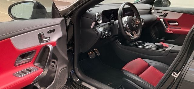 Schwarz Gebraucht 2021 Mercedes CLA250e AMG Limousine | 28.980 € (Guter Preis) - Bild 1/4