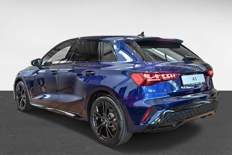 Gebraucht Audi A3 S-Line 150 PS (110 kW) 2025 Navarrablau Limousine