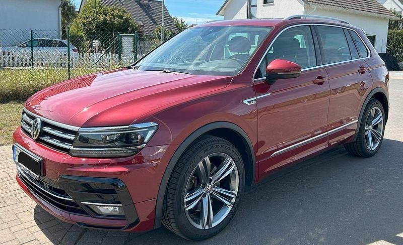 Rot Gebraucht 2018 VW Tiguan SUV | 22.990 € (Etwas zu teuer) - Bild 1/4