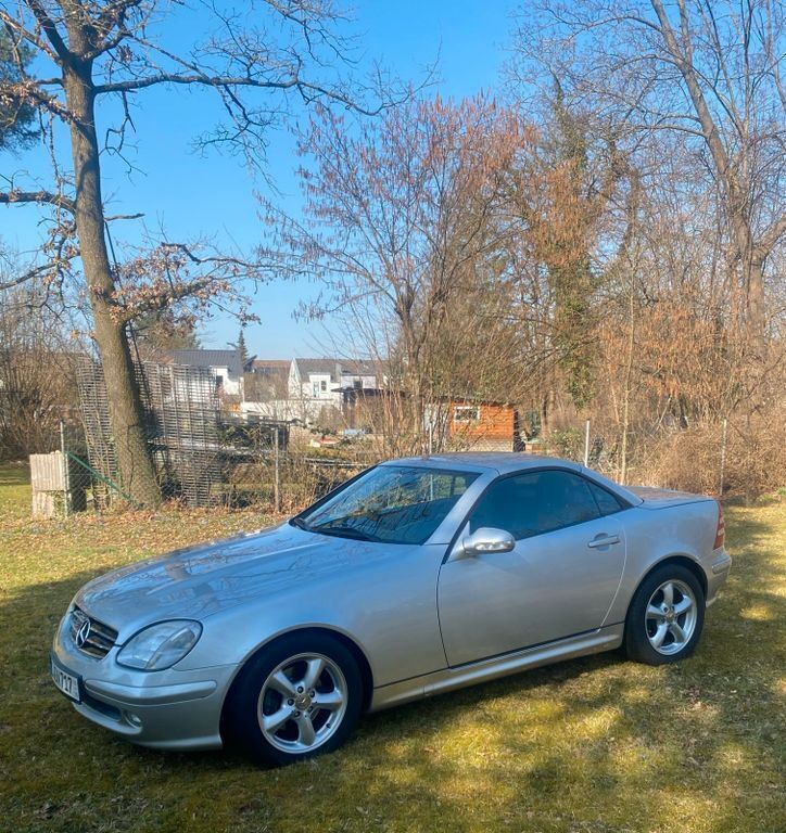 Gebraucht Mercedes SLK200 163 PS (119 kW) 2002 Silber Cabrio