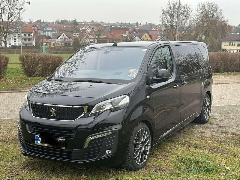 Schwarz Gebraucht 2021 Peugeot Traveller Business-Line Van / Kleinbus | 37.390 € (Teuer) - Bild 1/4