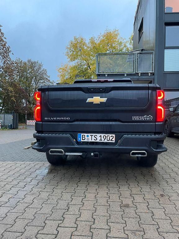 Gebraucht Chevrolet Silverado 426 PS (313 kW) 2024 Schwarz SUV