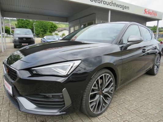 Mitternachtsschwarz Gebraucht 2024 Cupra Leon VZ Limousine | 35.480 € (Superpreis) - Bild 1/4