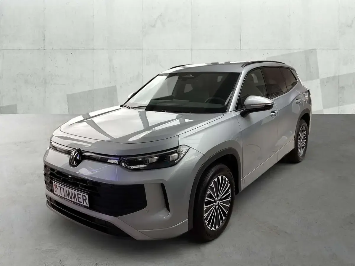 Gebraucht VW Tayron Life 150 PS (110 kW) 2025 Oyster silver metallic SUV
