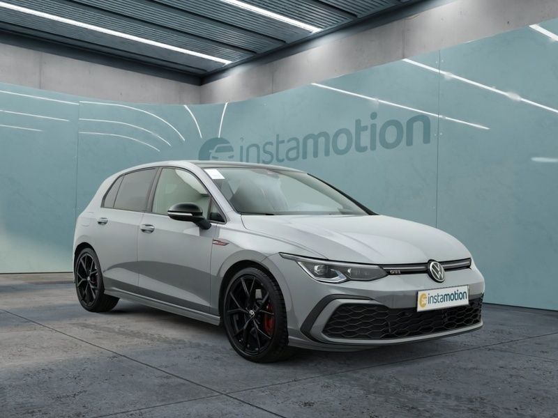 Grau Gebraucht 2024 VW Golf VIII Sound Limousine | 35.248 € (Fairer Preis) - Bild 1/3