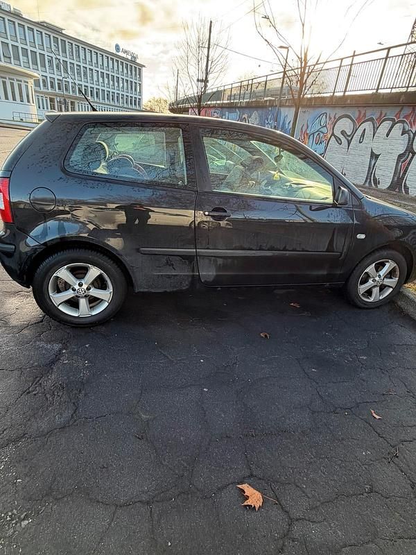Schwarz Gebraucht 2004 VW Polo Limousine | 600 € (Superpreis) - Bild 1/4