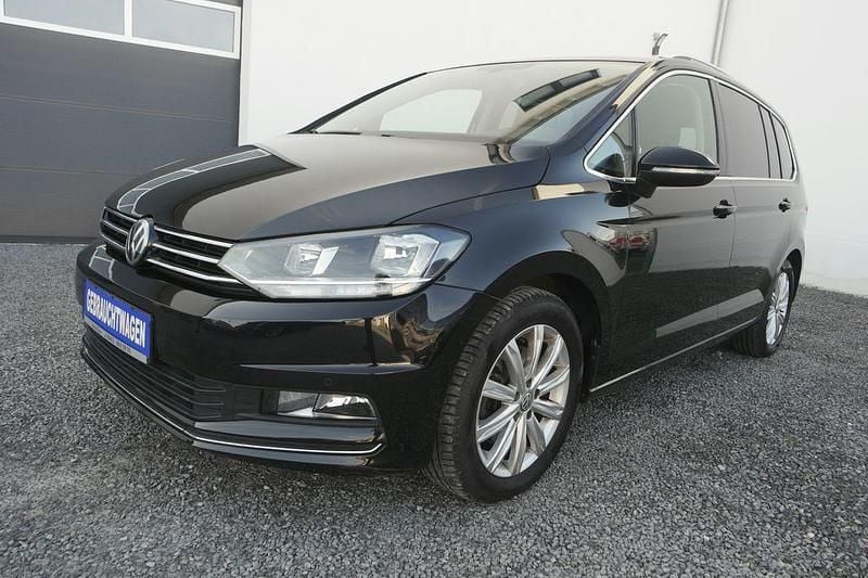 Schwarz Gebraucht 2016 VW Touran Highline Van / Kleinbus | 18.900 € (Superpreis) - Bild 1/4