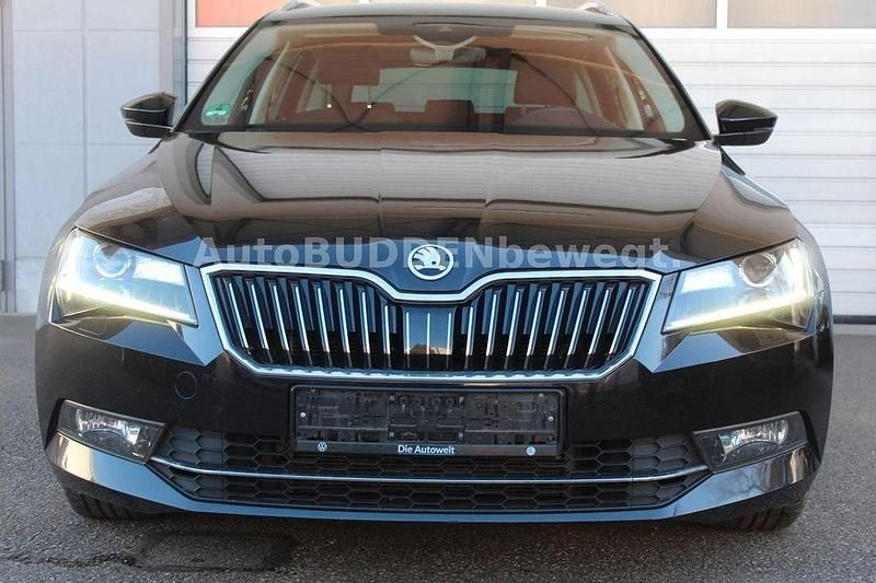 Gebraucht Skoda Superb Style 150 PS (110 kW) 2018 Schwarz Kombi