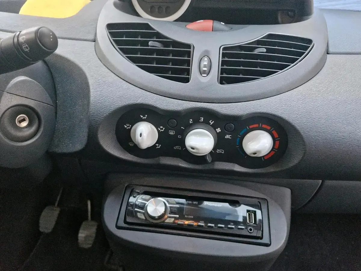 Gebraucht Renault Twingo 75 PS (55 kW) 2011 Weiß Kleinwagen