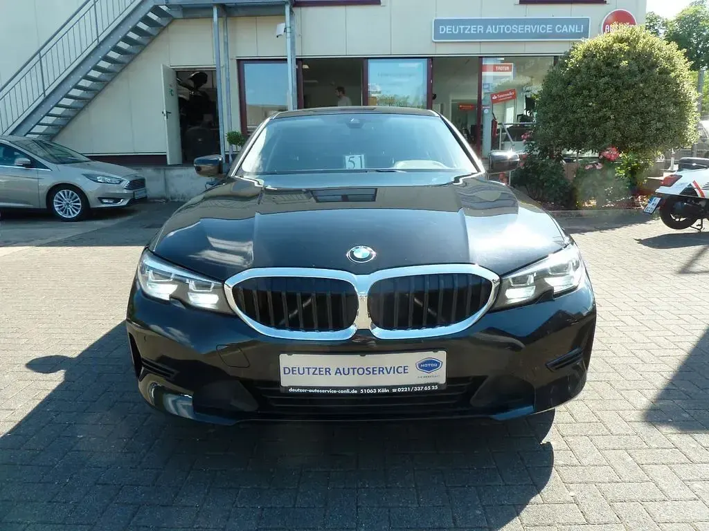 Gebraucht BMW 320 Advantage 184 PS (135 kW) 2020 Schwarz Limousine