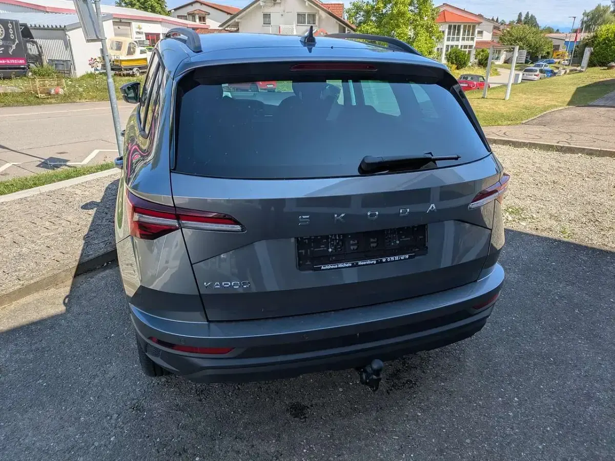 Neu Skoda Karoq 150 PS (110 kW) 2025 Graphitegrau metallic SUV