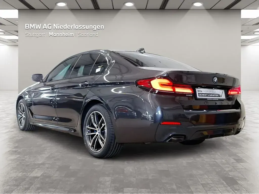 Gebraucht BMW 545e M Sport 286 PS (210 kW) 2022 Grau Limousine