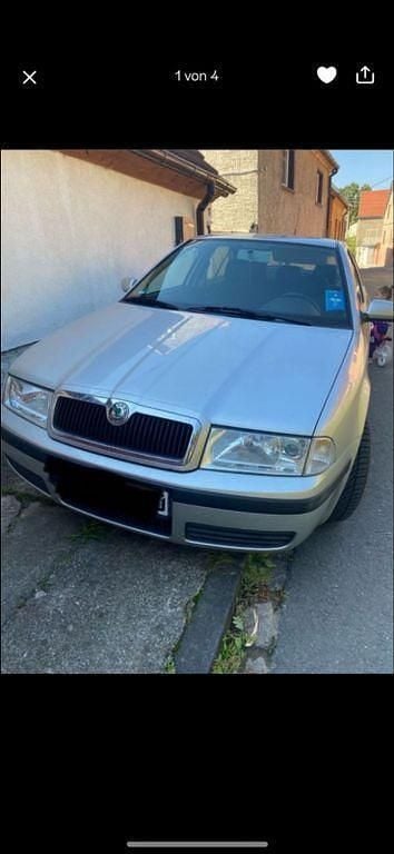 Silber Gebraucht 2004 Skoda Octavia Classic Limousine | 700 € (Superpreis) - Bild 1/4